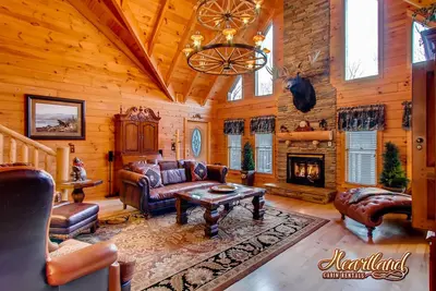 Image de Cette maison en bois sur mesure à seulement 1 mile du parc national est incomparable!