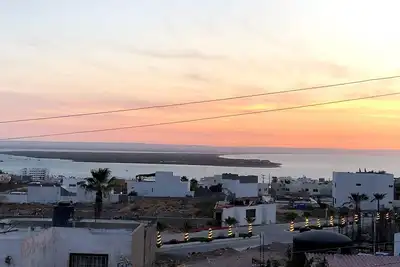 Image de Belle maison spacieuse avec vue sur la baie