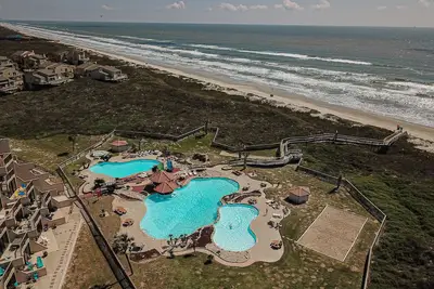 Image de Condo 2br / 2ba au 3e étage, 2 piscines partagées et vue incroyable sur le golfe