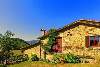 Image de Belles villas avec piscine d'eau salée chauffée pour les couples
