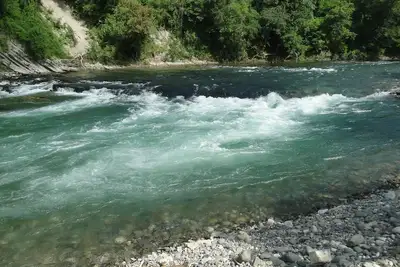 Image de Gîte au bord d'une rivière, plage + piscine