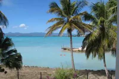 Image de Gosier: Studio **** tout confort, vue mer et accès direct  plage de sable  blanc