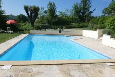 Le Rosier, charmant gîte de 2 chambres pouvant accueillir jusqu'à 5 personnes.