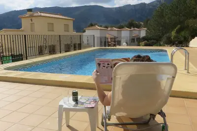 Image de Villa 2 chambres, Wi-Fi, climatisation, piscine, vue imprenable sur la vallée de la mer