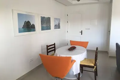 Image de 1 min de la plage confortable appartement rénové