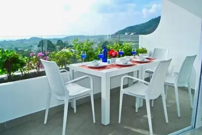 Image de Kata: Grande mer vues appartement!