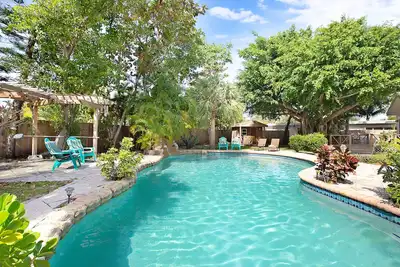 Image de Palmway Tropical Oasis - Piscine, plage et golf