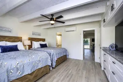 Image de Colonnades Condominium C-48