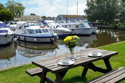 Image de 2 chambres à coucher à Stalham