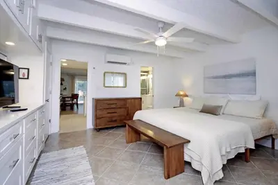 Image de Colonnades Condominium C-54