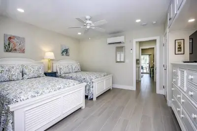 Image de Colonnades Condominium C-43