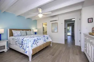 Image de Colonnades Condominium C-44