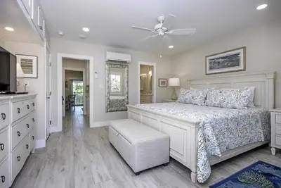 Image de Colonnades Condominium C-45