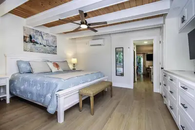 Image de Colonnades Condominium C-12