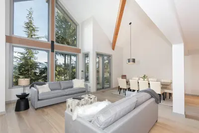 Image de Aurores boréales 45 | Luxe 5 chambres, 6 salles de bains, pour 10 personnes