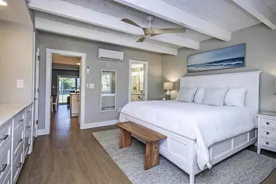 Image de Colonnades Condominium C-46