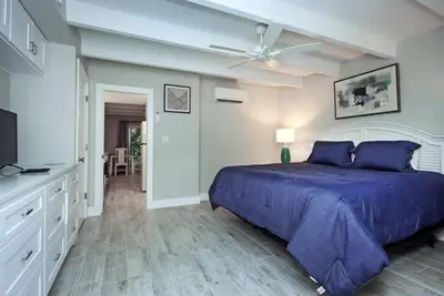 Image de Colonnades Condominium C-6