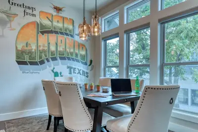 Image de Nouveau! Lotissement de luxe - King William / Southtown