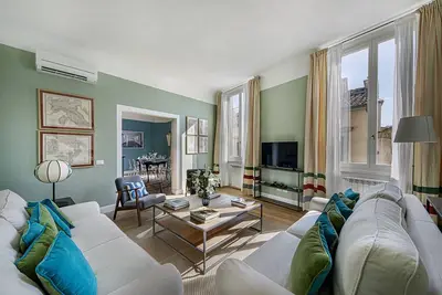 Image de Magnifique 3bd-3. 5 Appartement Ba Designer, Situation Prime Florence!
