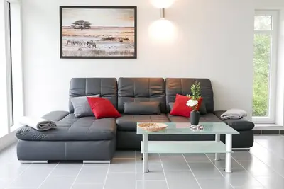 Image de Luxueuse maison jumelée avec jardin directement sur le Schlei