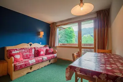 Image de 300m des commerces, 11er étage, vue panoramique, balcon, télévision, casier à ski, 28m², Valmorel