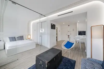 Image de Drapes Design Apartments Iii