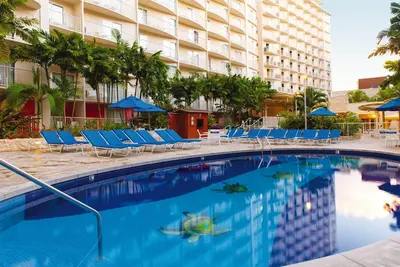 Image de Wyndham Waikiki Beach Walk - Unité de 2 chambres à coucher! Complexe 5 étoiles proche de la plage!