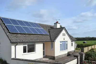 Image de 4 chambres à coucher à Nomansland, near Tiverton