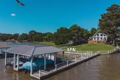 Image de A-Frame Lake House avec une vue spectaculaire!
