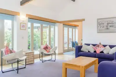Image de 2 chambres à coucher à Nr Wells