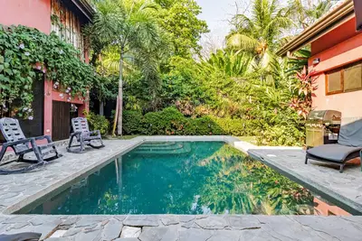 Image de Nouveau * La Lora Beach Villa & Salt Pool 400 ft Beach
