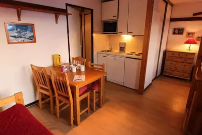Image de 2 Teile FĂśR 4 PERSONen Mit SĂśD West Balcony Quartier Calme