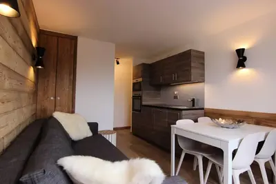 Image de Studio moderne et renové avec cabine pour 4 personnes