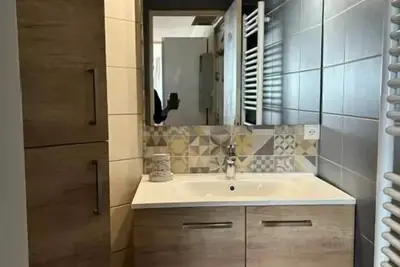 Image de Studio für 3 Personen in der Nähe von Geschäften.