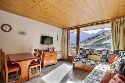 Image de View On Pisten, High Label