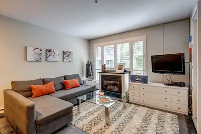 Image de 2Br, piscine / ht, Ac et 2min à pied de la nouvelle télécabine Blackcomb!