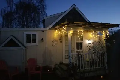 Image de Lavande fée poussière Cottage / Tiny House