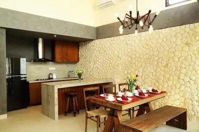 Image de Taman Bali Villa Seminyak \/ Voiture gratuite pour 8 heures \/ jour Comprend Essence et chauffeur