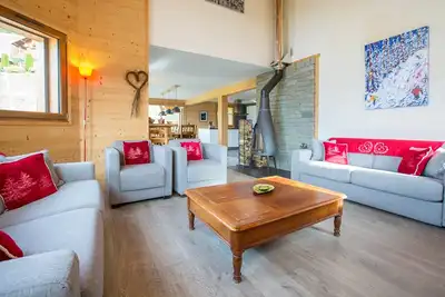 Image de Chalet 4 chambres pour 11 personnes. Jacuzzi & sauna. 5 minutes de la télésiège