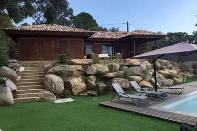 Image de villa lodge haut de gamme avec piscine