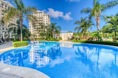 Image de Condo au premier étage à Jacó w \/ terrasse, piscine partagée - près de la plage!