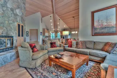 Image de Belle maison personnalisée avec vue sur le parcours de golf!