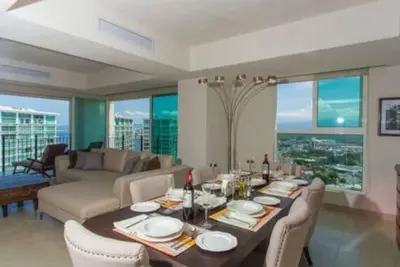 Image de Tout nouveau condo de plage avec une vue magnifique sur le Grand Venetian