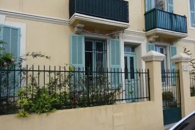 Image de Appartement idéalement situé, à proximité des plages et des commerces.