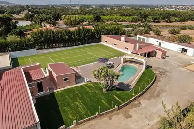 Image de Villa de charme avec piscine et terrain de football Ă 30min de Lisbonne