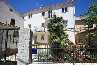 Image de Appartement de vacances Jadranovo pour 2 - 4 personnes avec 2 chambres à coucher - Appartement de va