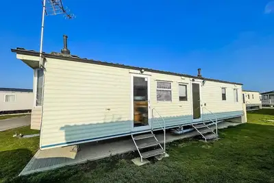 Caravane de 8 couchages à louer au parc de caravanes Martello près de Clacton on Sea 29012hv