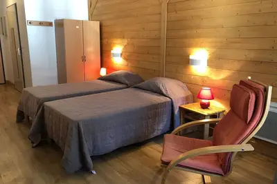 Image de Charmant studio 2* avec balcon et parking à Brides-les-Bains, proche thermes et centre village.