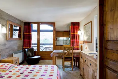 Image de Studio moderne 4 pers avec balcon et WiFi à Brides-les-Bains