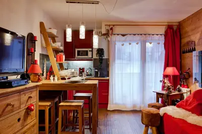 Image de Studio rénové 2* pour 4 personnes - Centre de Brides-les-Bains avec parking et wifi